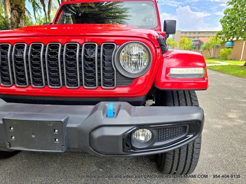 Used 2024 Jeep Wrangler Unlimited w/ Convenience Group AWD/4WD image 70
