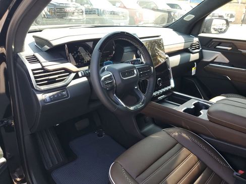 New 2026 GMC Acadia Denali Ultimate AWD/4WD image 13