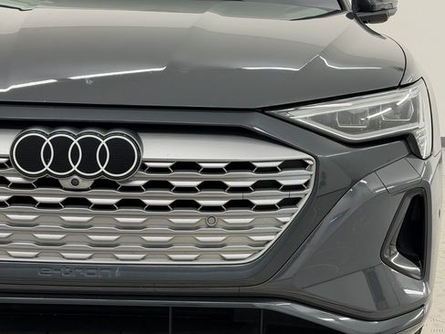 Used 2024 Audi Q8 e-tron Premium Plus w/ Premium Plus Package AWD/4WD image 12