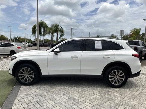 Used 2025 Mercedes-Benz GLC 300 4MATIC image 3