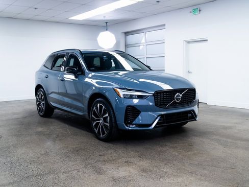 Used 2023 Volvo XC60 B5 Plus image 26