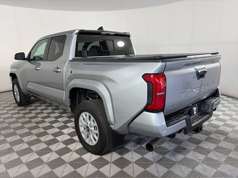 Used 2024 Toyota Tacoma SR5 AWD/4WD image 5