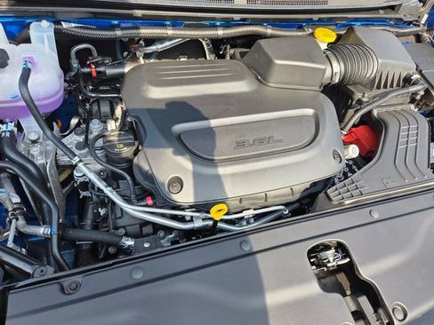 New 2026 Chrysler Pacifica Select FWD image 19