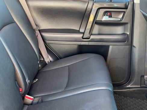 Used 2018 Toyota 4Runner TRD Off-Road Premium image 11