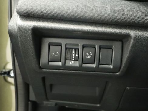 Used 2025 Subaru Outback Premium image 34