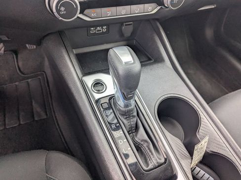 Used 2025 Nissan Altima 2.5 SV FWD image 14