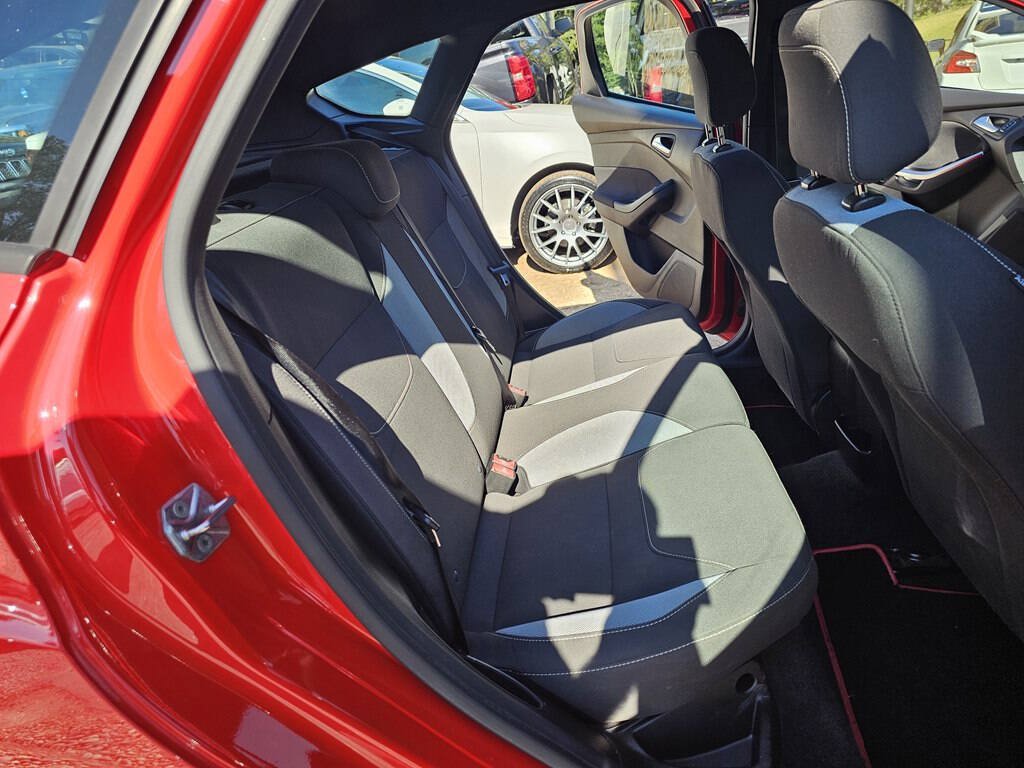 Used 2016 Ford Focus ST FWD image 15