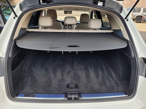 Used 2022 Mercedes-Benz GLC 300 w/ Multimedia Package Lite image 33
