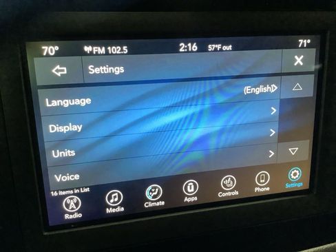 Used 2019 Chrysler Pacifica Touring-L image 37