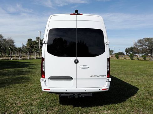 Used 2024 Mercedes-Benz Sprinter 3500 image 31