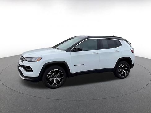 Used 2025 Jeep Compass Limited image 8