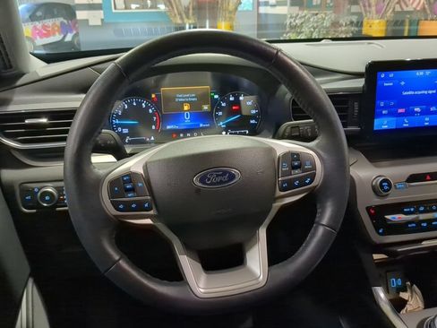 Used 2023 Ford Explorer XLT w/ Equipment Group 202A AWD/4WD image 11