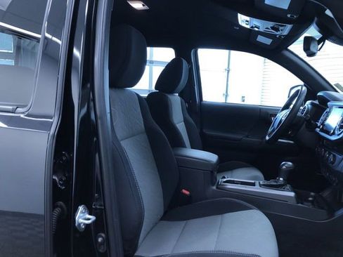 Certified 2021 Toyota Tacoma TRD Off-Road w/ Technology Package image 14