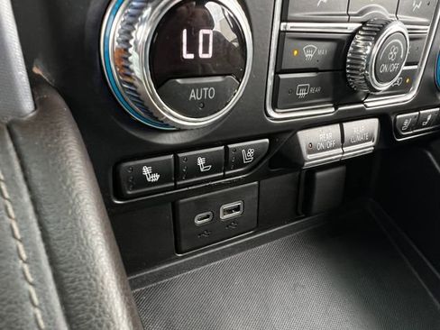 Used 2021 GMC Yukon SLT w/ SLT Luxury Plus Package image 31