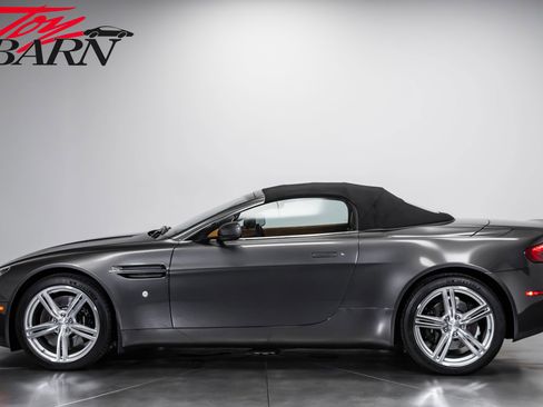 Used 2009 Aston Martin V8 Vantage Roadster RWD image 10