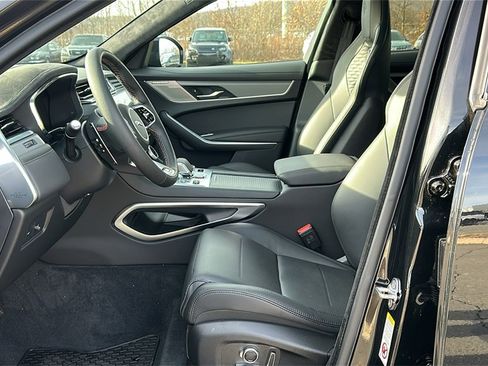 New 2026 Jaguar F-PACE SVR image 9