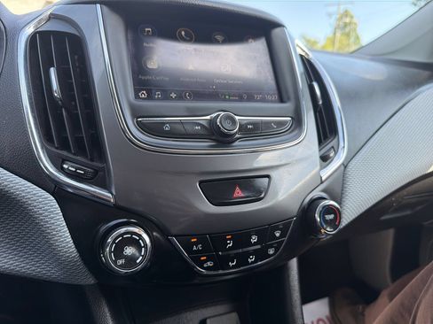Used 2019 Chevrolet Cruze LS FWD image 28