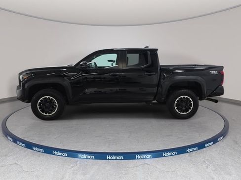 Certified 2024 Toyota Tacoma TRD Off-Road AWD/4WD image 9