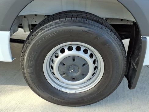 Used 2025 Mercedes-Benz Sprinter 2500 image 24