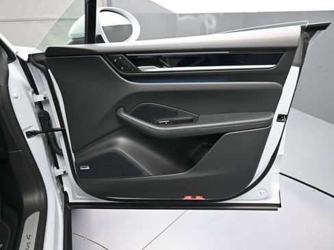 New 2026 Porsche Macan 4 Electric AWD/4WD image 28