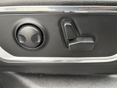 Used 2025 RAM 1500 Laramie image 42