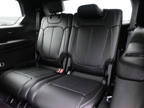 New 2025 Jeep Grand Cherokee L Limited w/ Luxury Tech Group II AWD/4WD image 11