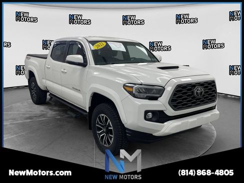 Used 2022 Toyota Tacoma TRD Sport AWD/4WD image 5