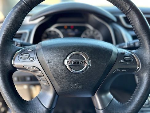 Used 2021 Nissan Murano SV image 34