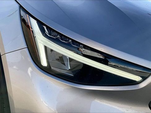 Used 2023 Volvo XC40 B4 Plus w/ Protection Package Premier image 38