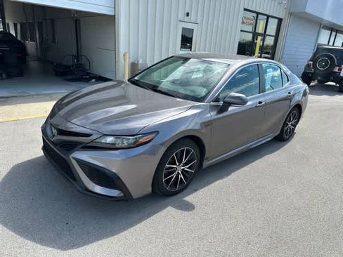 Used 2023 Toyota Camry SE FWD image 16