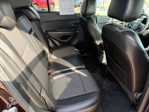 Certified 2022 Chevrolet Trax LT w/ LT Convenience Package image 31