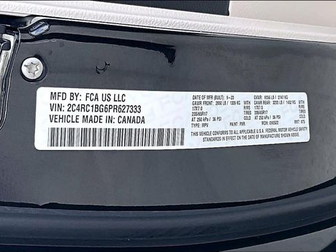 Used 2023 Chrysler Pacifica Touring-L FWD image 34