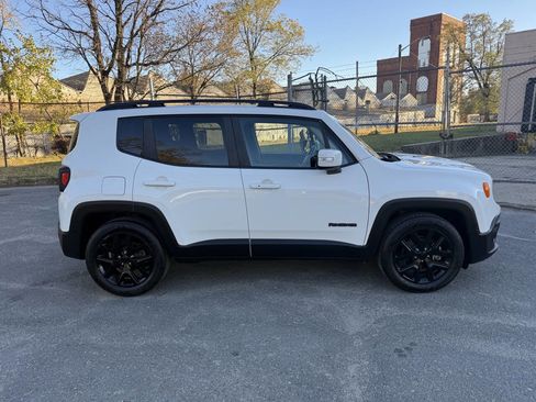 Used 2018 Jeep Renegade Altitude image 6