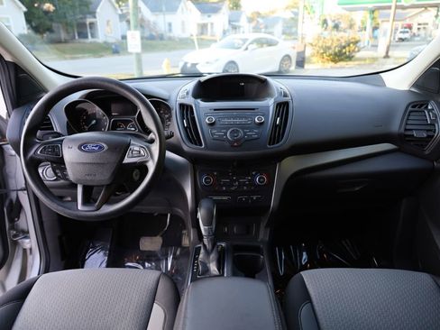 Used 2018 Ford Escape SE image 20