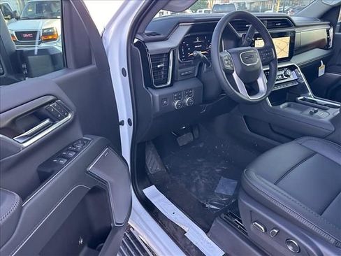New 2026 GMC Sierra 2500 Denali w/ Denali Reserve Package AWD/4WD image 17