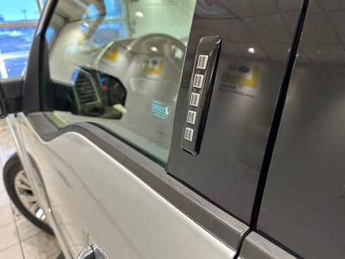 Used 2015 Ford F150 Lariat image 18