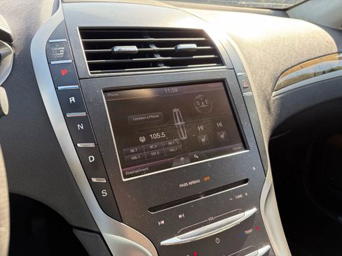 Used 2013 Lincoln MKZ Sedan 4D image 15