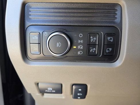 Used 2025 Ford F450 Platinum w/ Platinum Plus Package AWD/4WD image 25