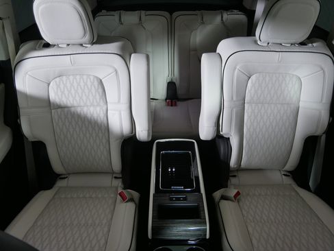 Used 2020 Lincoln Aviator Black Label w/ Dynamic Handling Package image 13