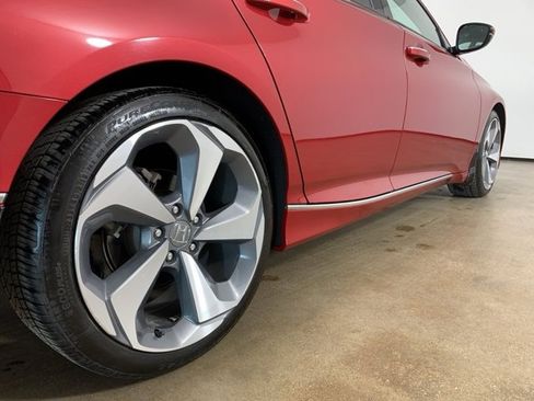 Used 2020 Honda Accord Touring image 9