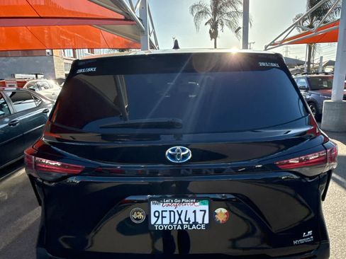 Used 2021 Toyota Sienna LE FWD image 7