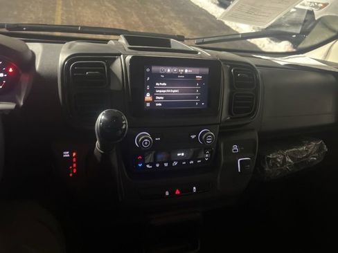 Used 2025 RAM ProMaster 2500 w/ Convenience Group image 15