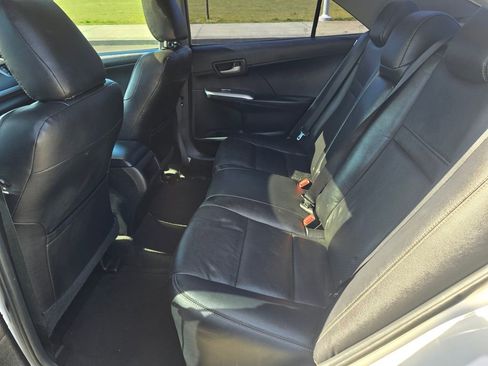 Used 2014 Toyota Camry SE image 13