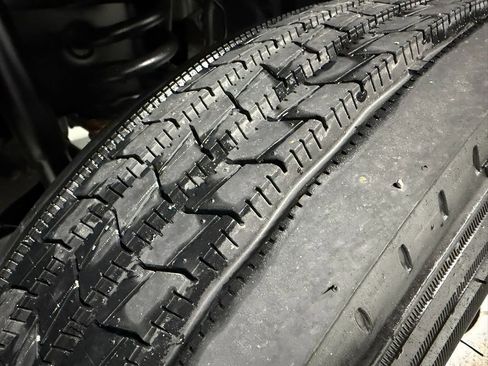 Used 2016 Ford F550 XL image 3