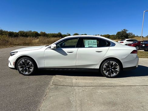 New 2026 BMW 530i w/ Premium Package RWD image 5