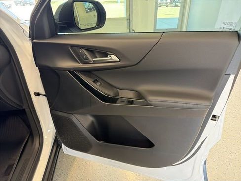 New 2026 Chevrolet Equinox LT image 45