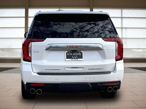 Used 2023 GMC Yukon XL Denali w/ Advanced Technology Package AWD/4WD image 4
