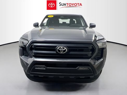 Used 2025 Toyota Tacoma SR5 RWD image 10
