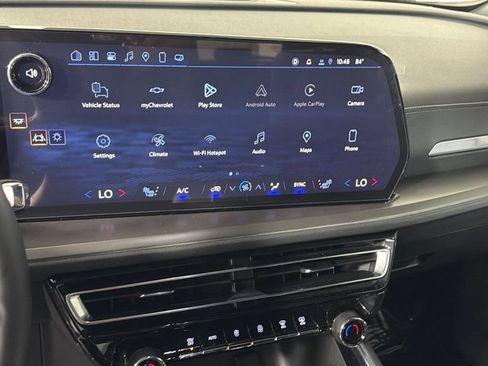 Used 2025 Chevrolet Traverse LT FWD image 21