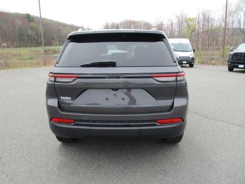 Certified 2023 Jeep Grand Cherokee Altitude AWD/4WD image 6